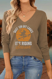 ’Dust Em Off Ladies It’s Riding Season‘ V-Neck Loose Knit Pullover Sweater